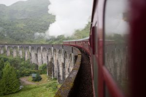train-4362166-300x200.jpg