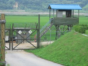 800px-Korea_DMZ_sentry-300x225.jpg