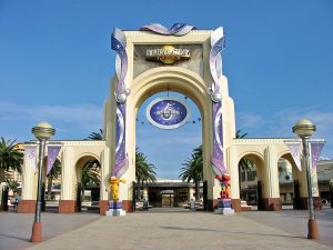 1280px-USJ_5years-300x225.jpg