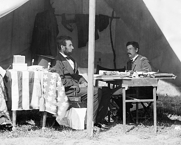 lincoln_and_mcclellan_1862-10-03-1540916075776.jpg