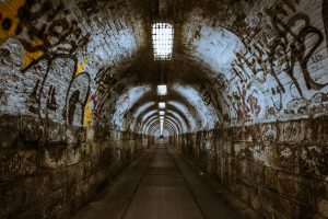 tunnel-237656_960_720-300x200.jpg