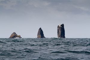 Thridrangar_Lighthouse_Southern_Iceland_-_panoramio-300x200.jpg