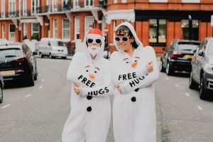 hug-2591789-300x200.jpg
