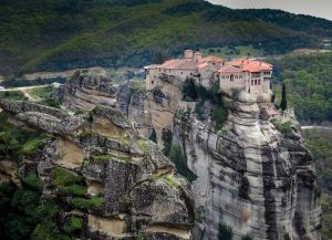 meteora-2235806_1920-300x217.jpg