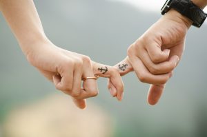 hands-437968_1920-300x199.jpg