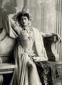 438px-Mata_Hari_13-219x300.jpg