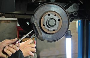 auto-repair-1954636_1920-300x194.jpg