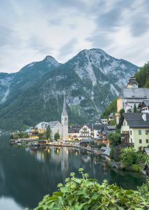 hallstatt-4495734_1920-214x300.jpg