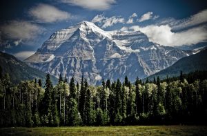 mountain-1462655_1920-300x197.jpg