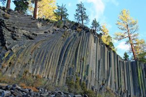 Devils_Postpile_National_Monument_near_Mammoth_Lakes-300x200.jpg