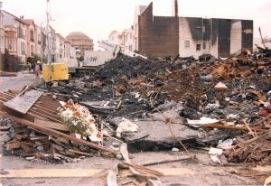 1280px-Loma_prieta_earthquake_fema1-300x206.jpg