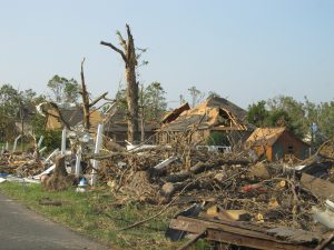 tornado-1650683_1920-300x225.jpg
