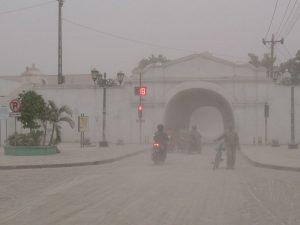 Kelud_eruption_2014_ash_in_Yogyakarta-300x225.jpg