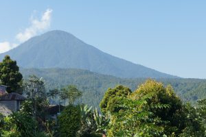 gunung-agung-211559-300x200.jpg