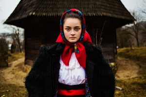 woman-beauty-atlas-mihaela-noroc-179__880-300x200.jpg