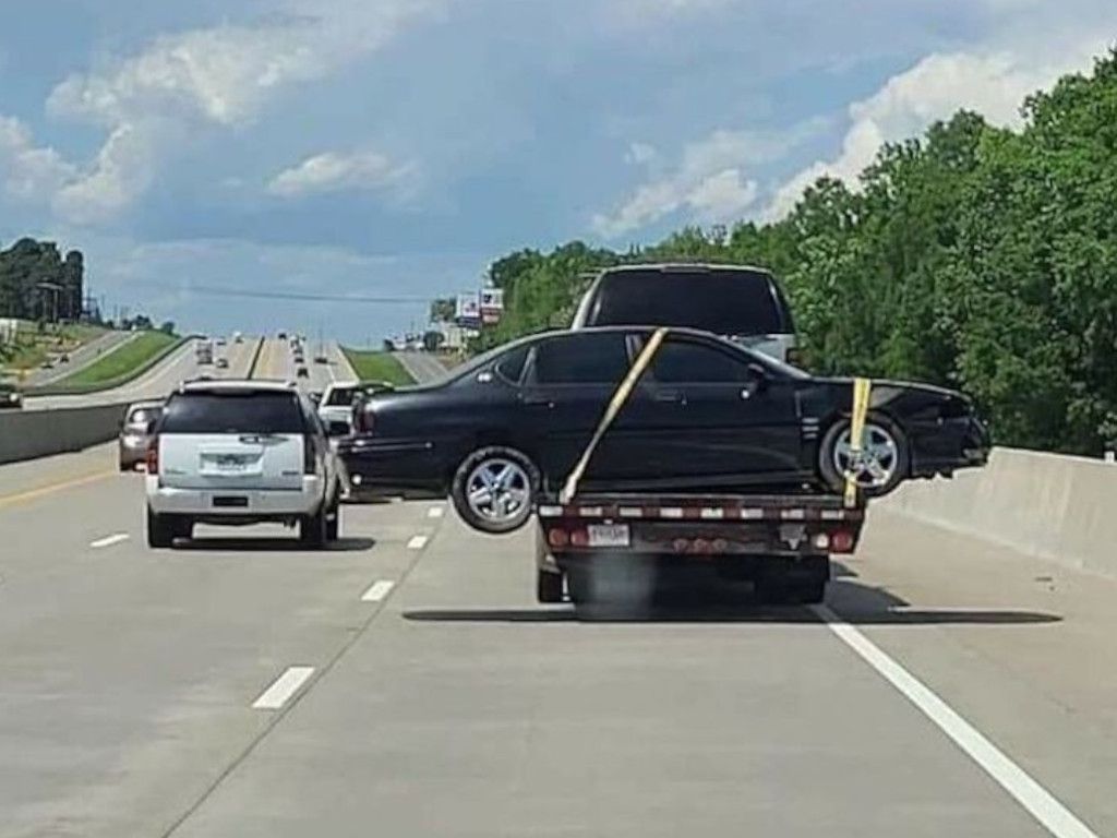 10-Dumb-Moments-Road-Left-People-Speechless-Pinterest.jpg.optimal.jpg