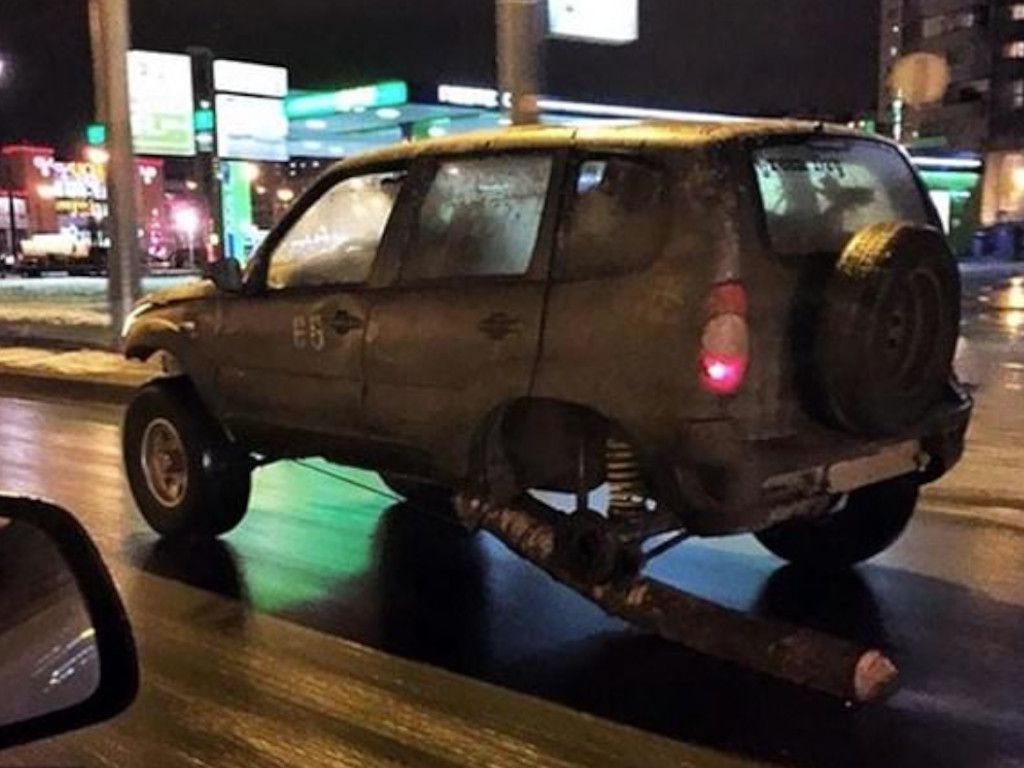 24-Dumb-Moments-Road-Left-People-Speechless-Pinterest.jpg.optimal.jpg