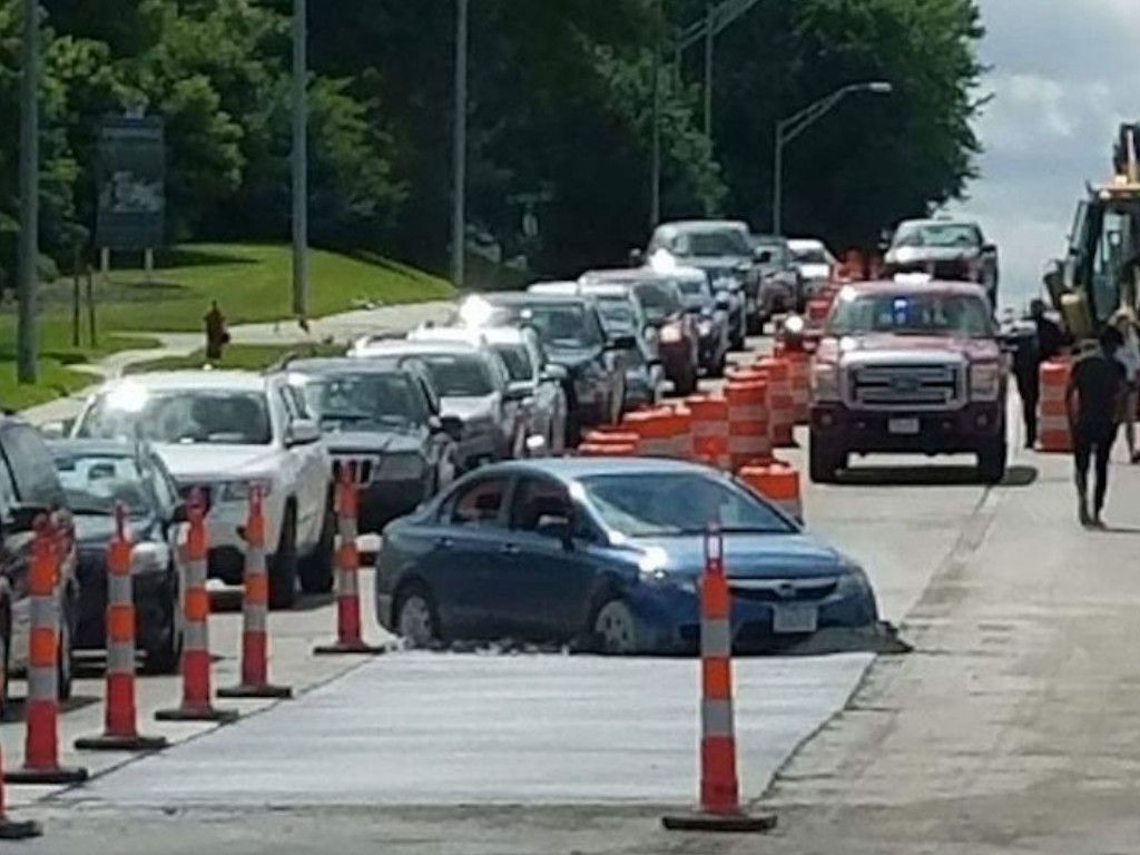 36-Dumb-Moments-Road-Left-People-Speechless-reddit.jpg.optimal.jpg
