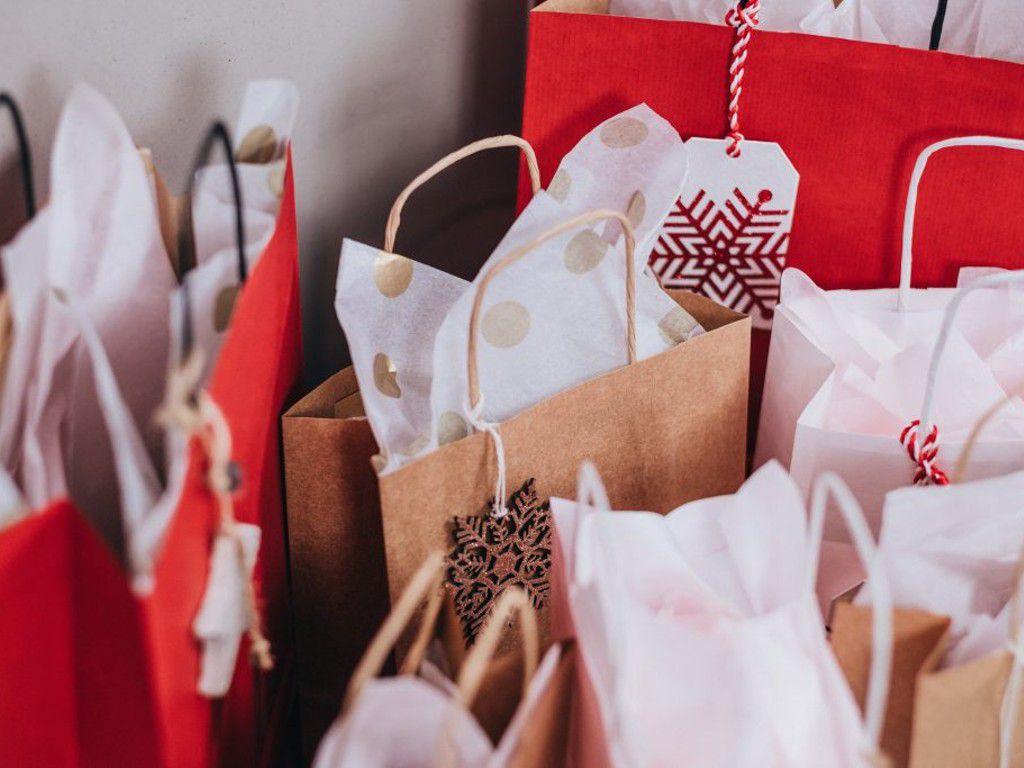 paper-bags-near-wall-749353-1024x683pexels-2.jpg.optimal.jpg