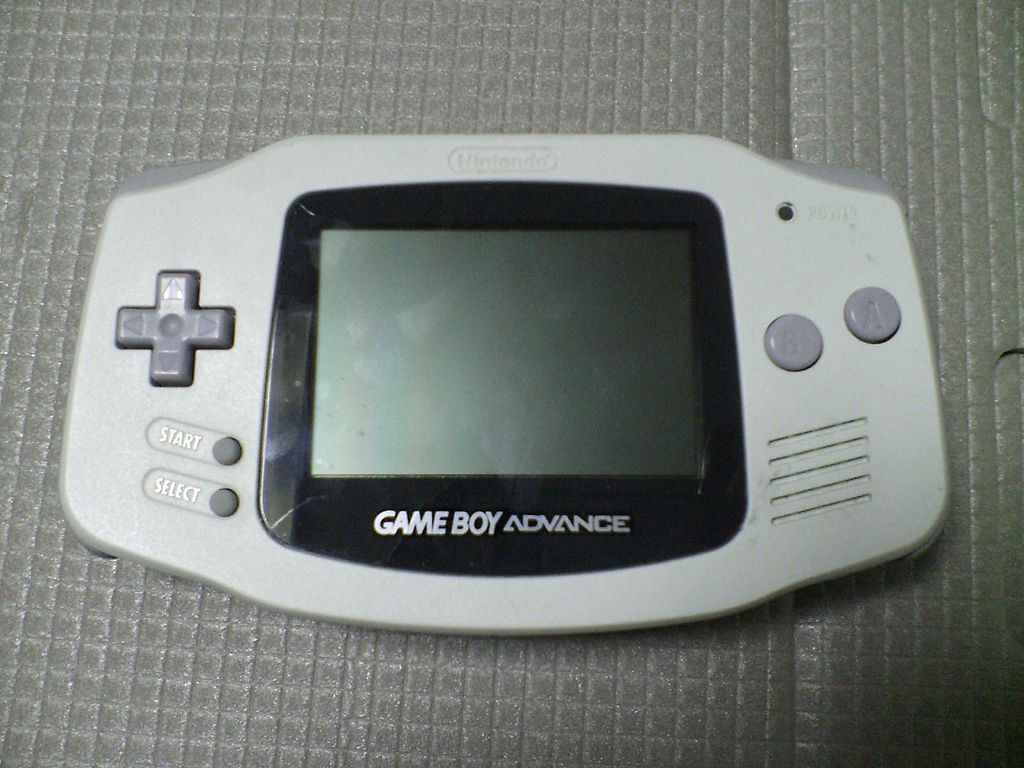 resize1024px-Game_Boy_Advance.jpg.optimal.jpg