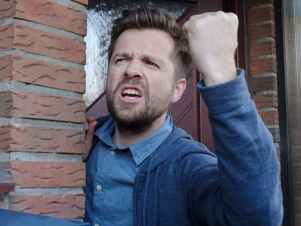 resizeworst-neighbors-header-shutterstock-768x401-1.jpg.optimal.jpg