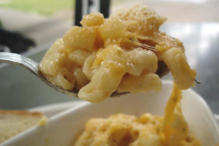 1280px-Macaroni_and_Cheese_4999893839-768x512-1.jpg.optimal.jpg